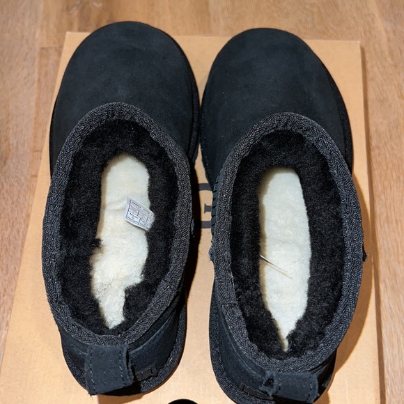 Black Classic Ultra Mini Uggs - Picture 4 of 9